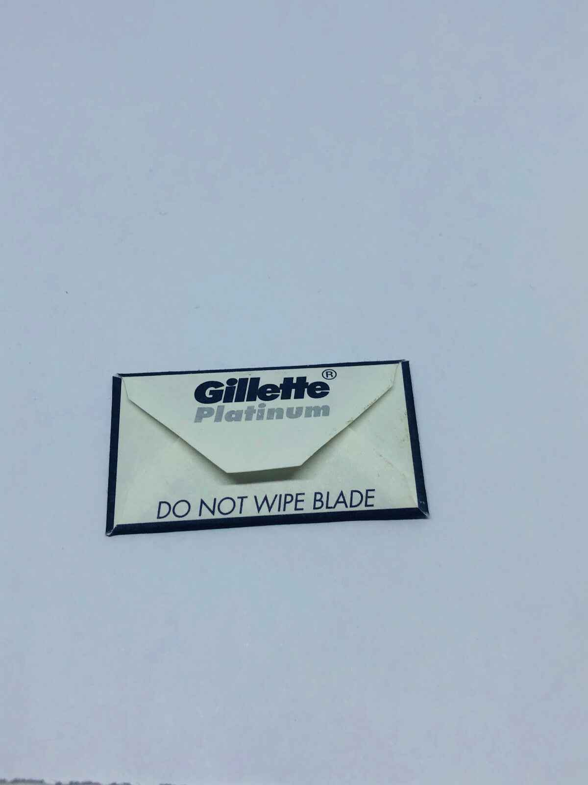 Confezione di lamette Gillette Platinum Lamette con avvertenza 'Non pulire la lama'