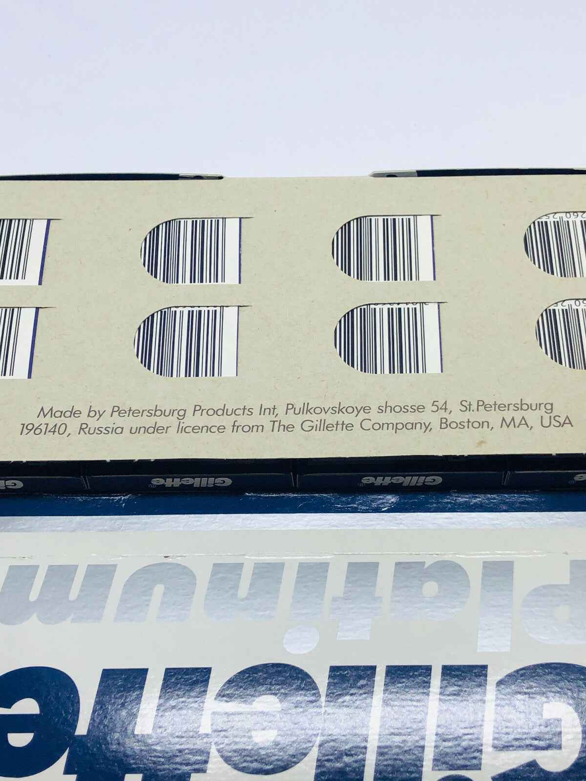 Scatola di lamette Gillette Platinum Lamette con codice a barre e dettagli del produttore