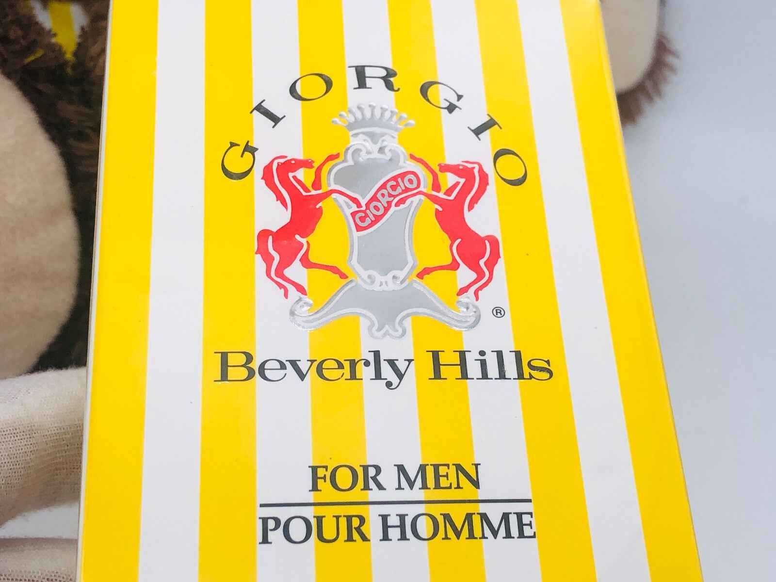 Scatola del profumo Giorgio Beverly Hills Homme per uomini con design elegante e strisce gialle e bianche