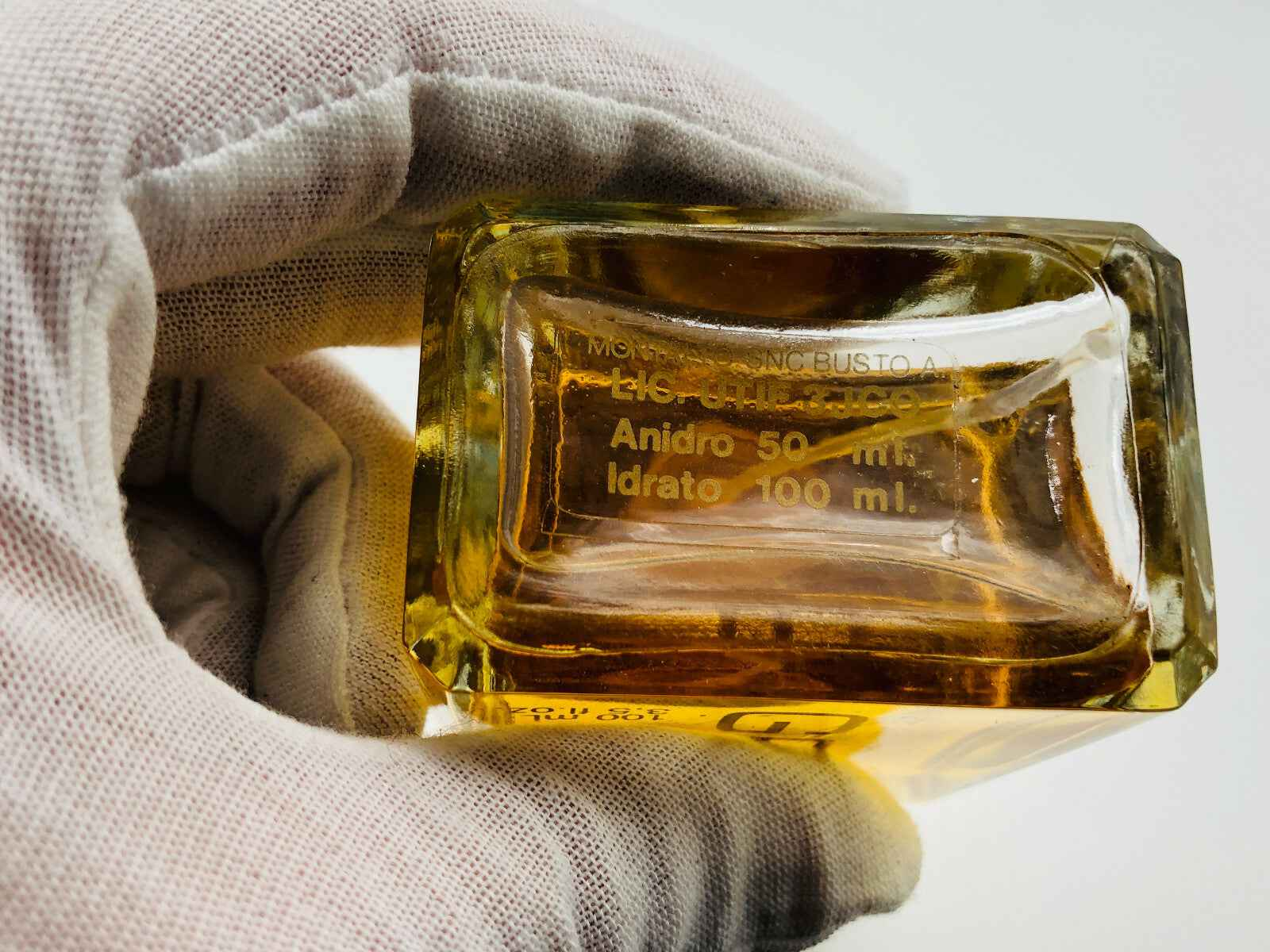 Flacone di profumo Griffi Uomo Vintage con etichetta Anidro 50 ml e Idrato 100 ml