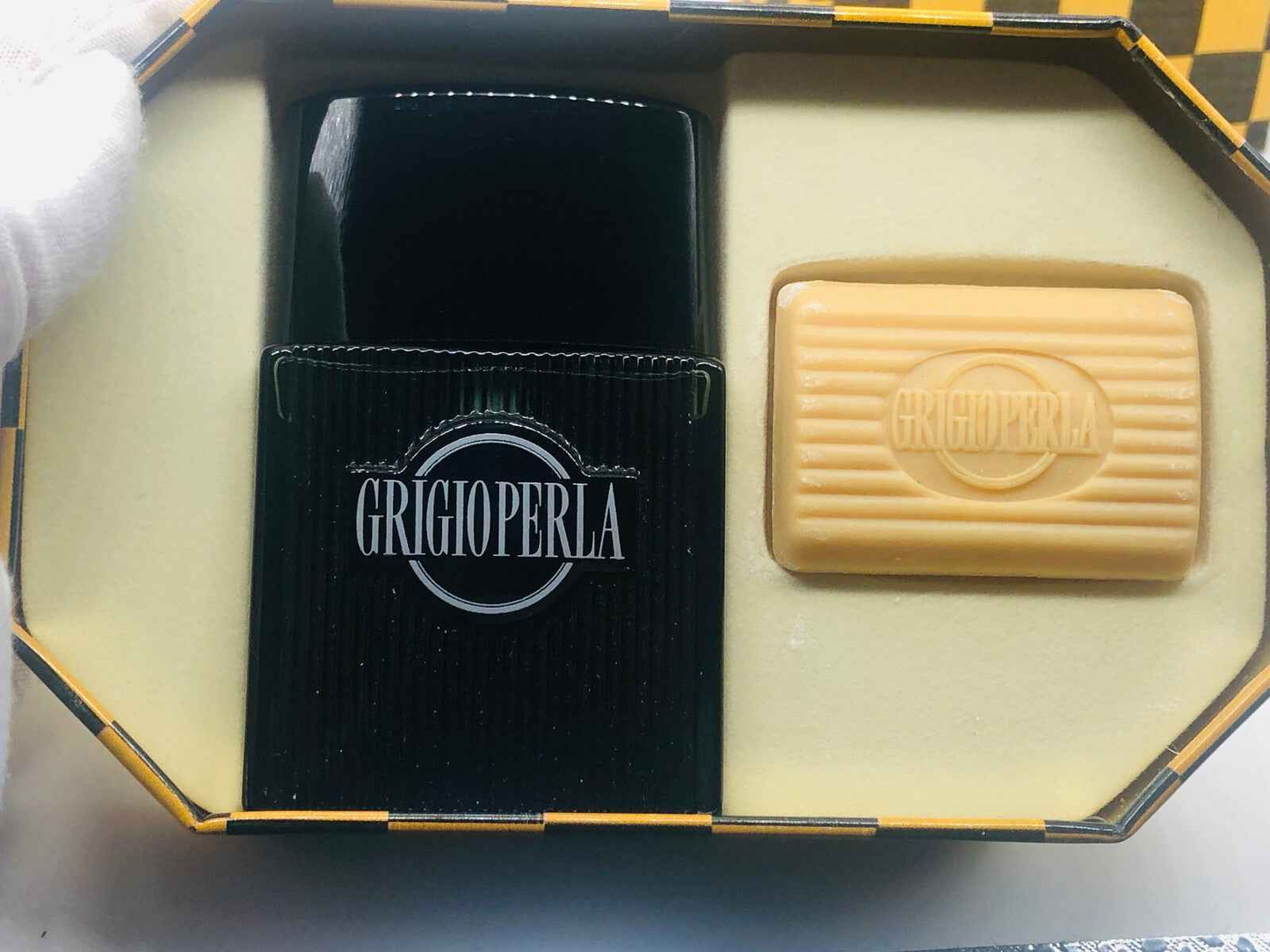 Set di Profumo Grigioperla Vintage con sapone abbinato in confezione elegante