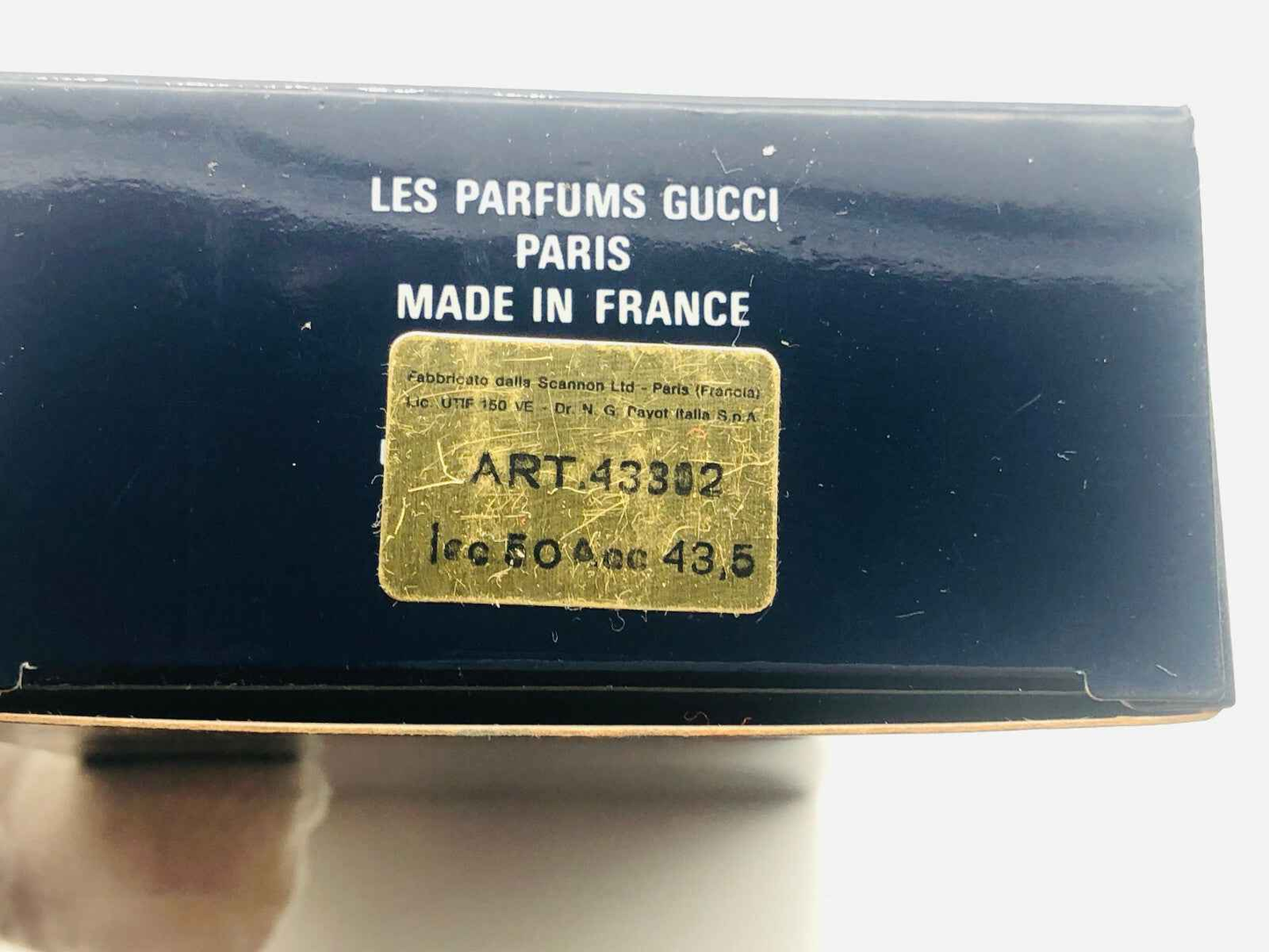 Scatola del profumo Eau de Gucci Vintage con etichetta dei dettagli di produzione e origine