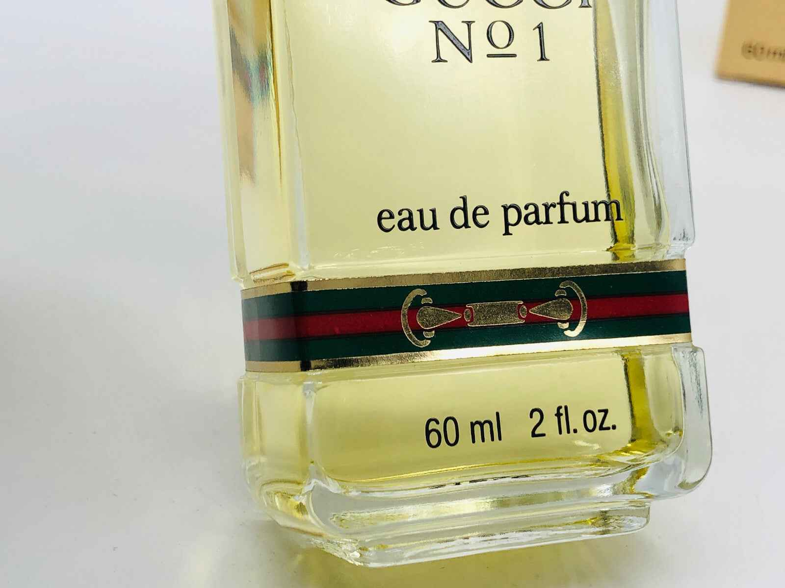 Profumo Gucci Vintage in bottiglia elegante da 60 ml con etichetta distintiva