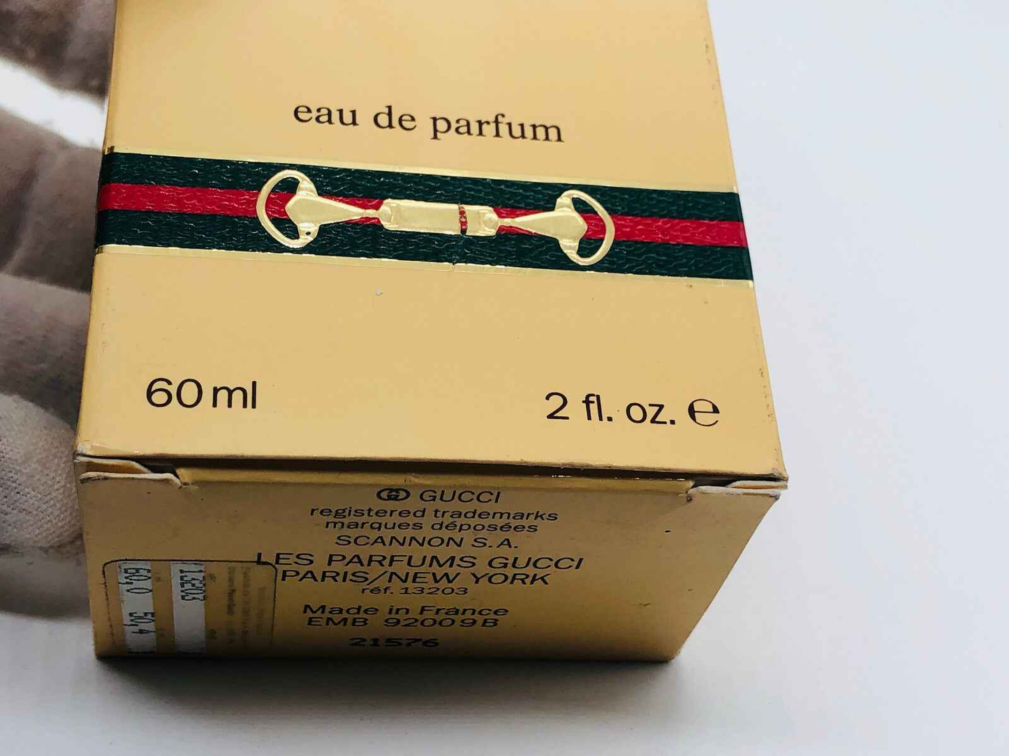 Scatola di profumo Gucci Vintage da 60 ml con il classico design Gucci e dettagli dorati