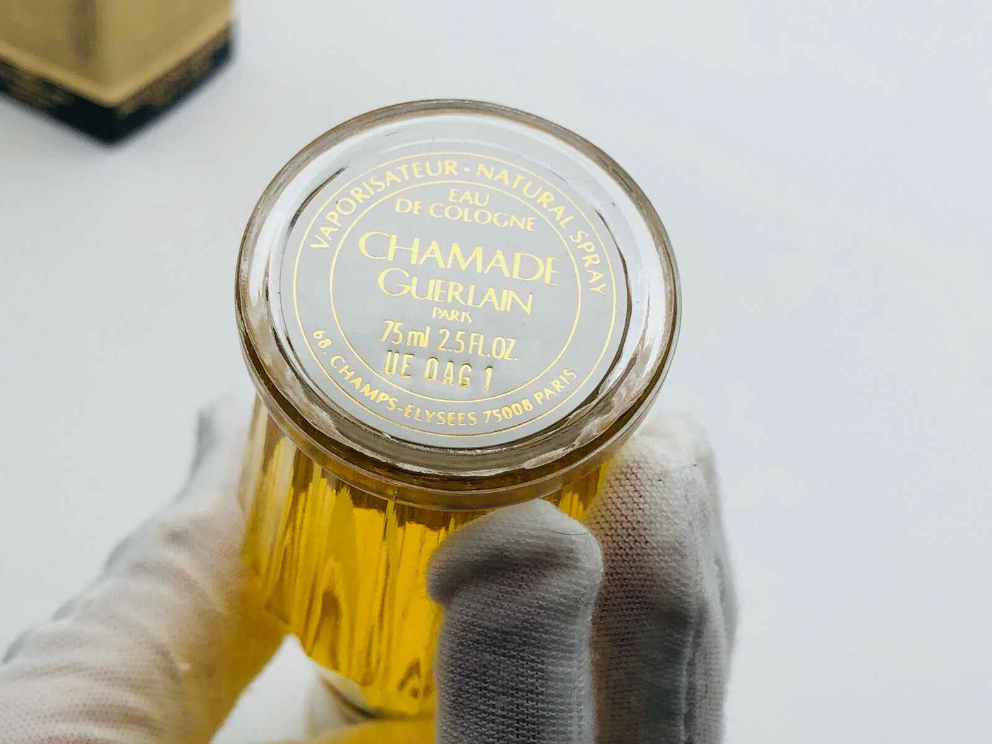 Flacone di Guerlain Chamade Vintage Eau de Cologne da 75 ml con etichetta dorata