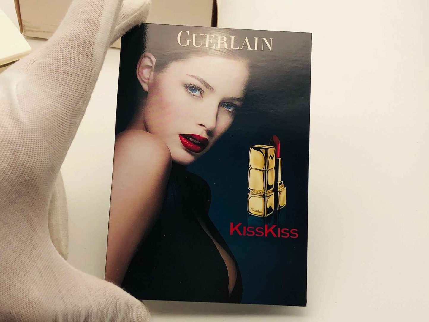 Promozione Guerlain KissKiss con immagine elegante e il keyword instant Guerlain Vintage