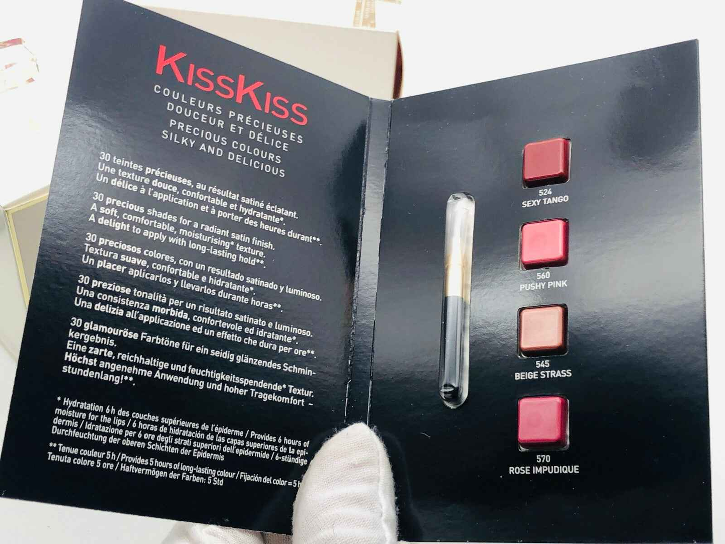 KissKiss Guerlain Vintage brochure con tonalità di rossetto e applicatore per labbra, elegante e colorato