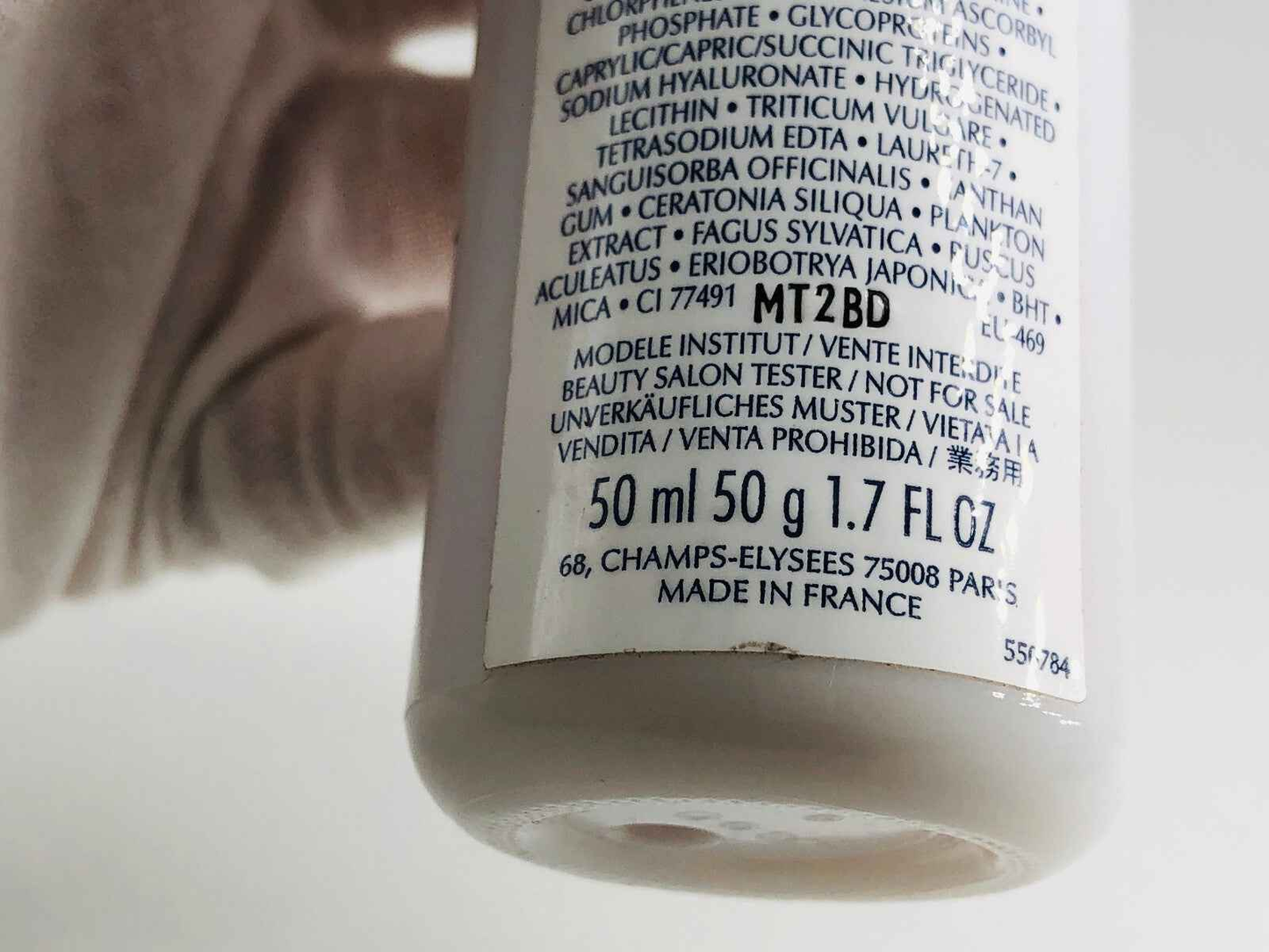 Flacone di Guerlain Issima Serum da 50 ml con dettagli degli ingredienti e informazioni su come utilizzarlo