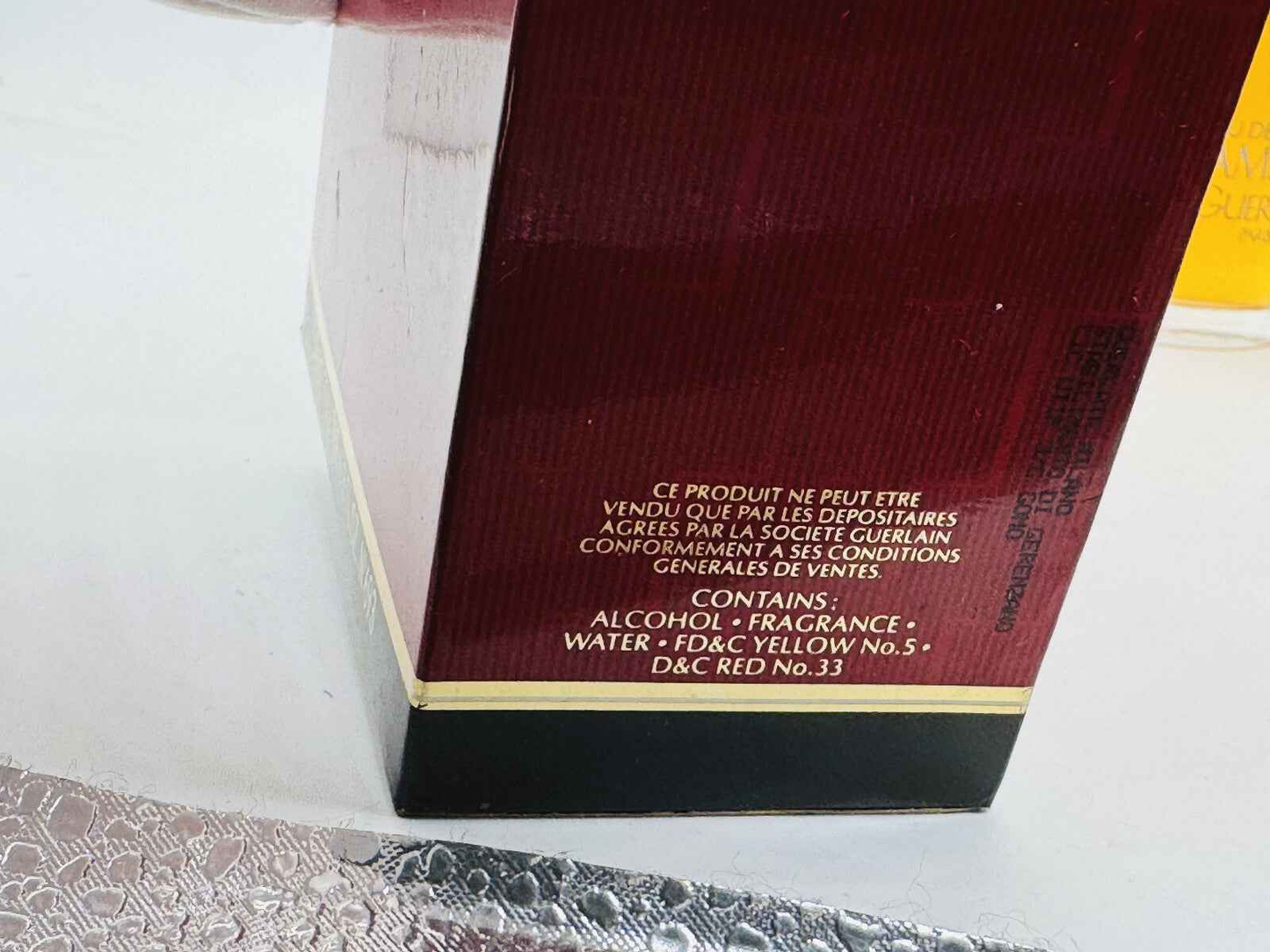 Scatola del profumo Guerlain Samsara Vintage con dettagli sulle sostanze e sulle caratteristiche del prodotto