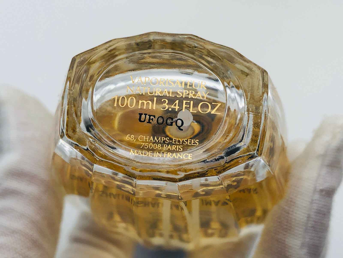 Flacone di Guerlain Shalimar Vintage da 100 ml con design elegante e dettagli dorati