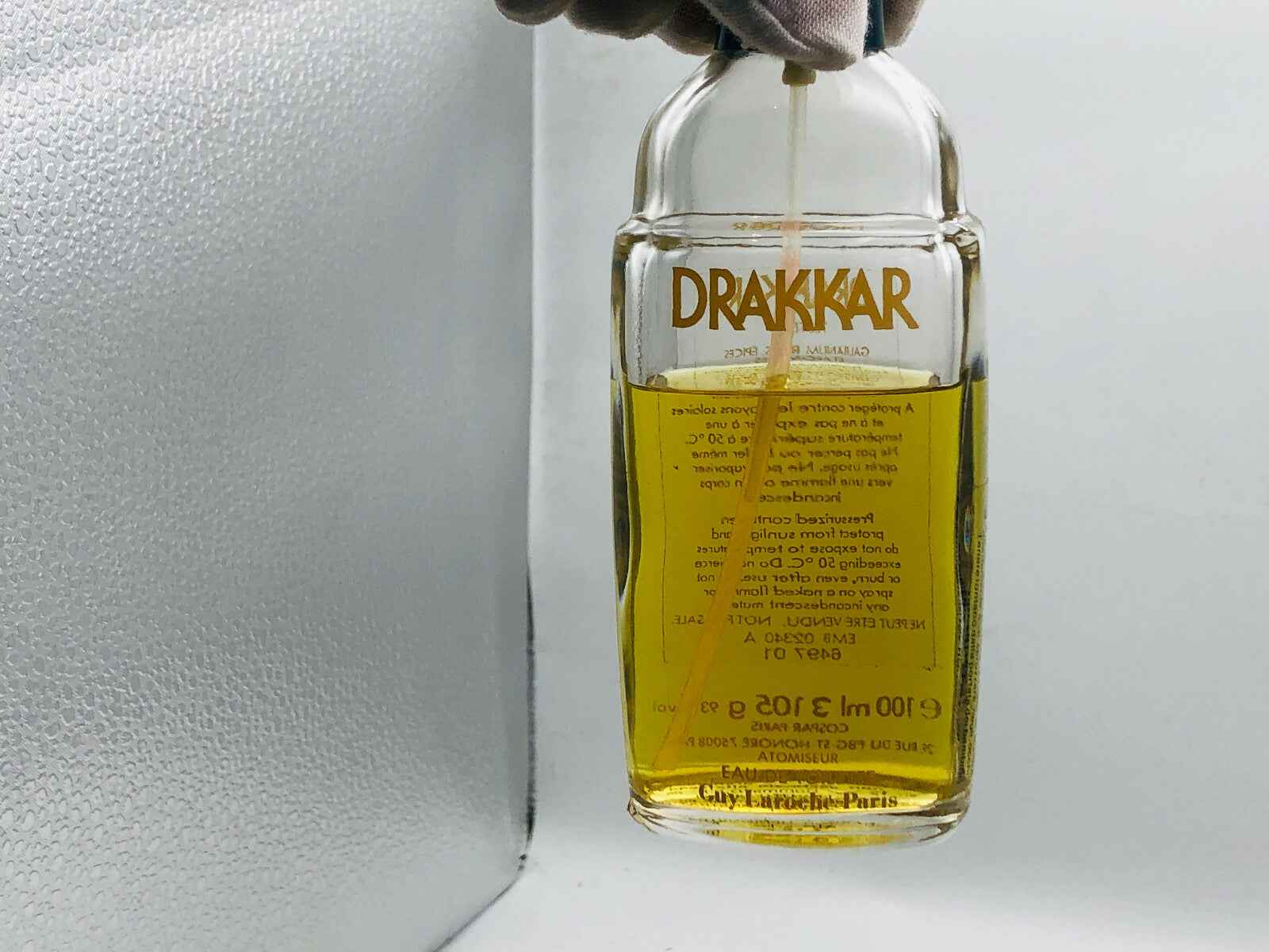 Flacone vintage di Drakkar Guy Laroche con design elegante e profumo distintivo