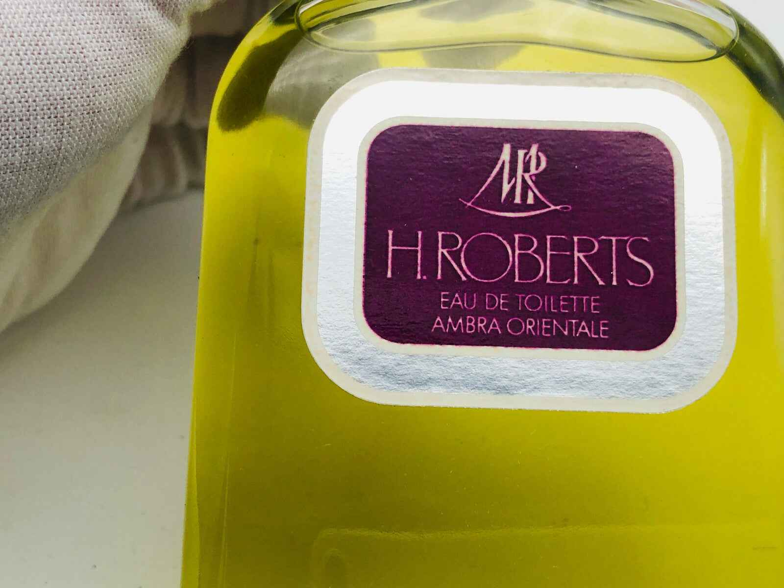 Profumo Roberts Ambra Orientale in flacone elegante con etichetta distintiva