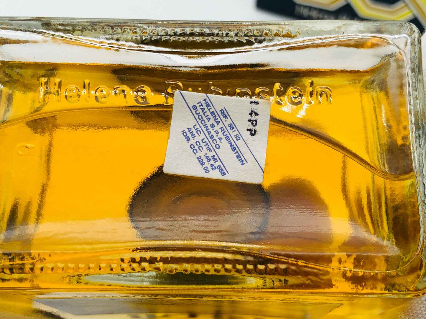 Profumo Helena Rubinstein Men's Club in flacone di vetro trasparente con etichetta bianca