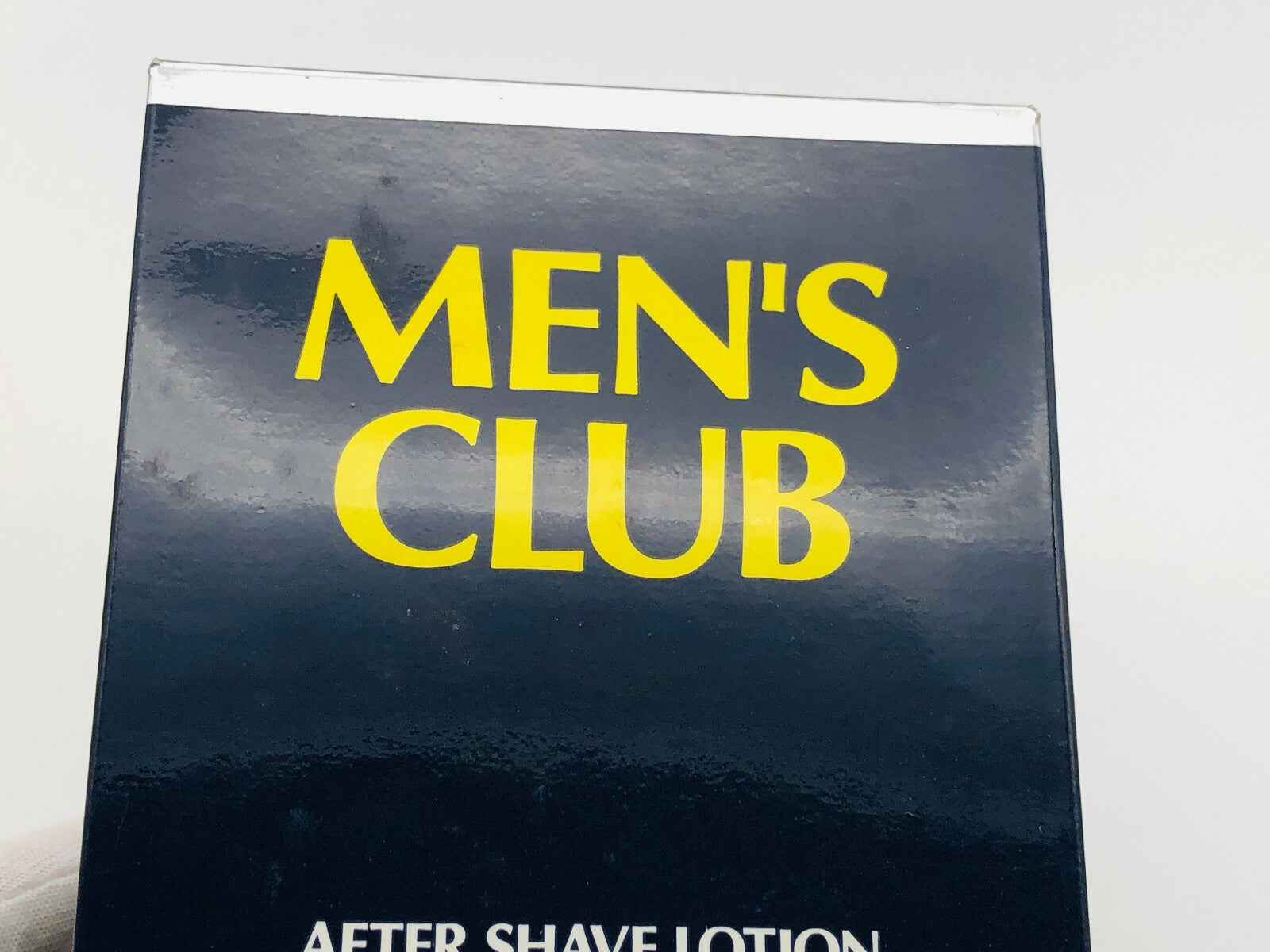 Flacone di lozione dopobarba Helena Rubinstein Men'S Club con design elegante e scritta in giallo