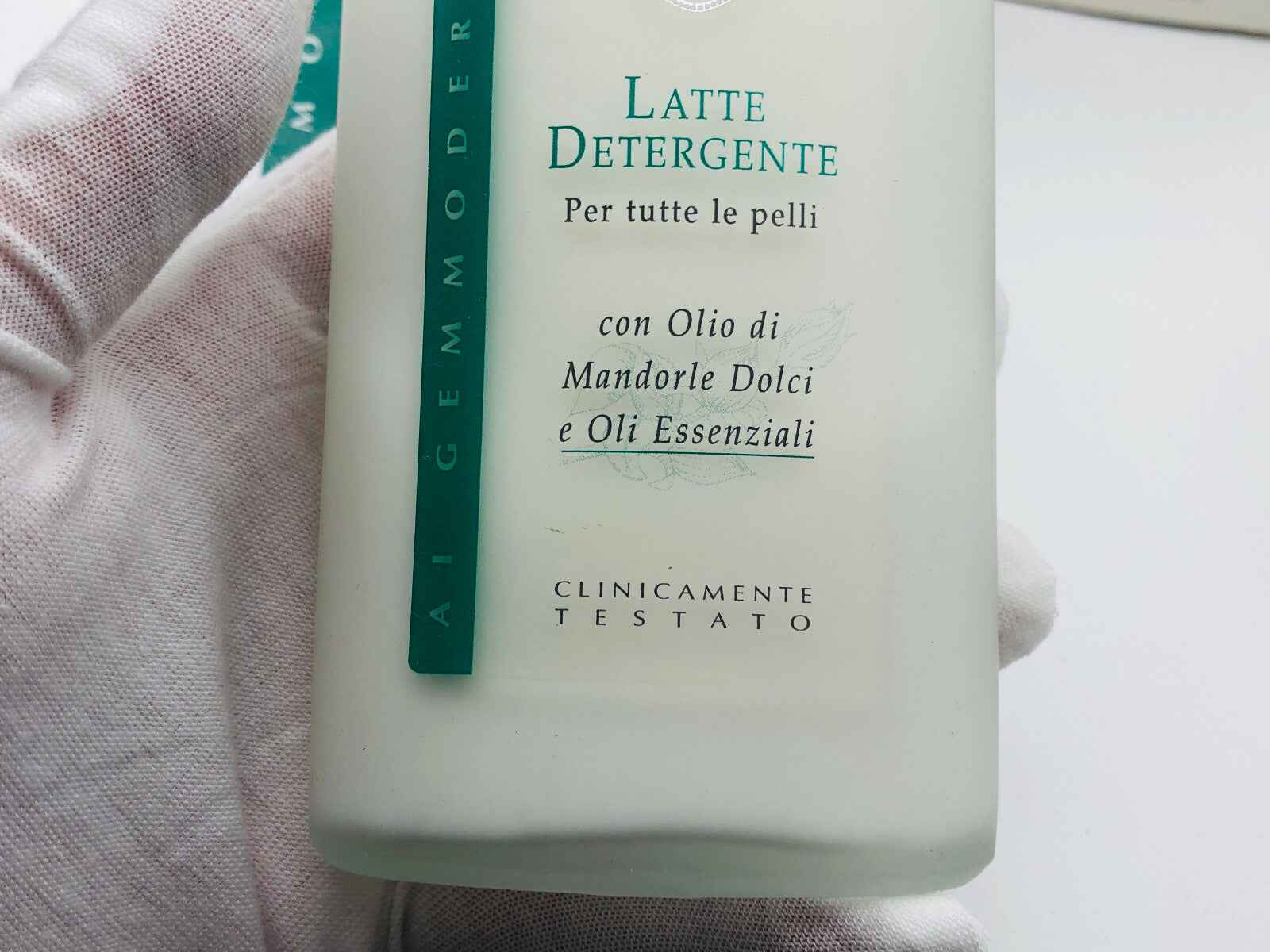 Hortus Fratris Latte Detergente per tutte le pelli con Olio di Mandorle Dolci e Oli Essenziali