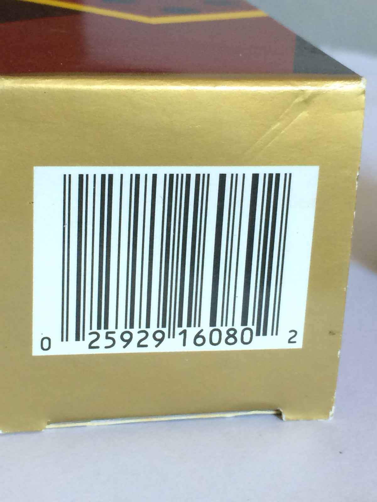 Astuccio del Profumo Jackie Jackson di Jean Yves con codice a barre sul lato per identificazione prodotto