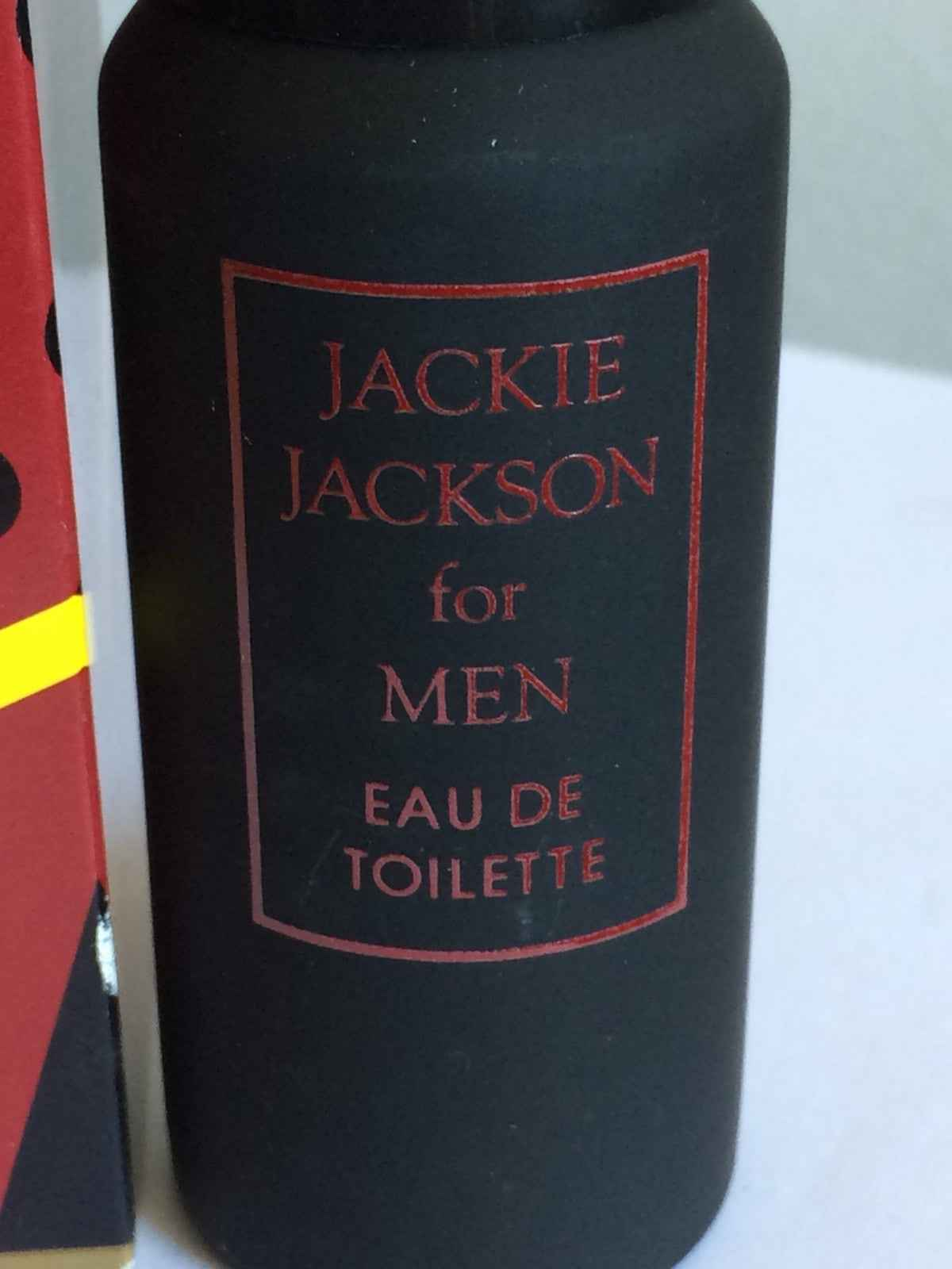 Profumo Jackie Jackson for Men in elegante flacone nero, ideale per ogni occasione