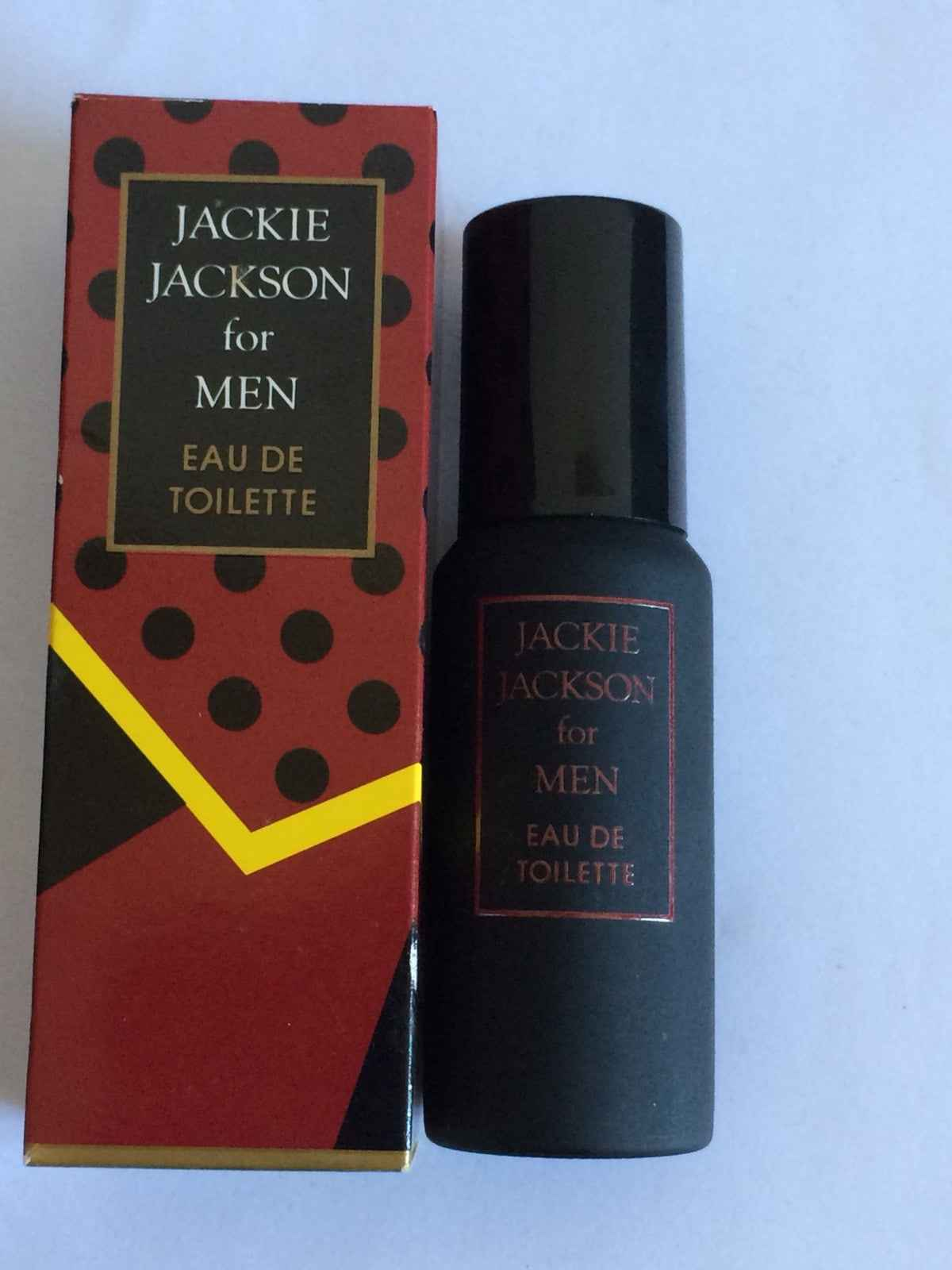 Profumo Jackie Jackson in confezione elegante con flacone nero per uomini