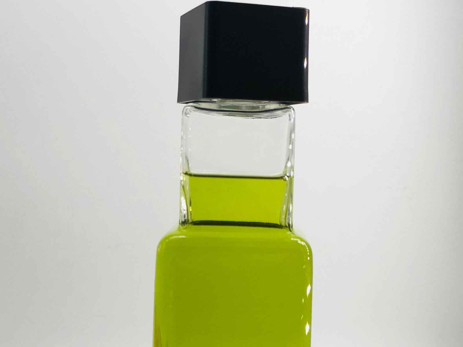 Profumo Jacques Bogart Pour Homme Vintage in bottiglia trasparente con tappo nero