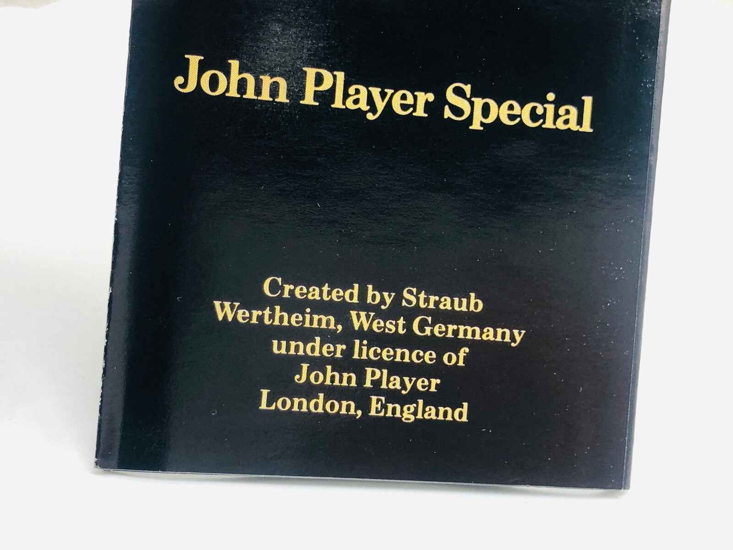 Catalogo John Player Special Vintage con dettagli sulla creazione e licenza
