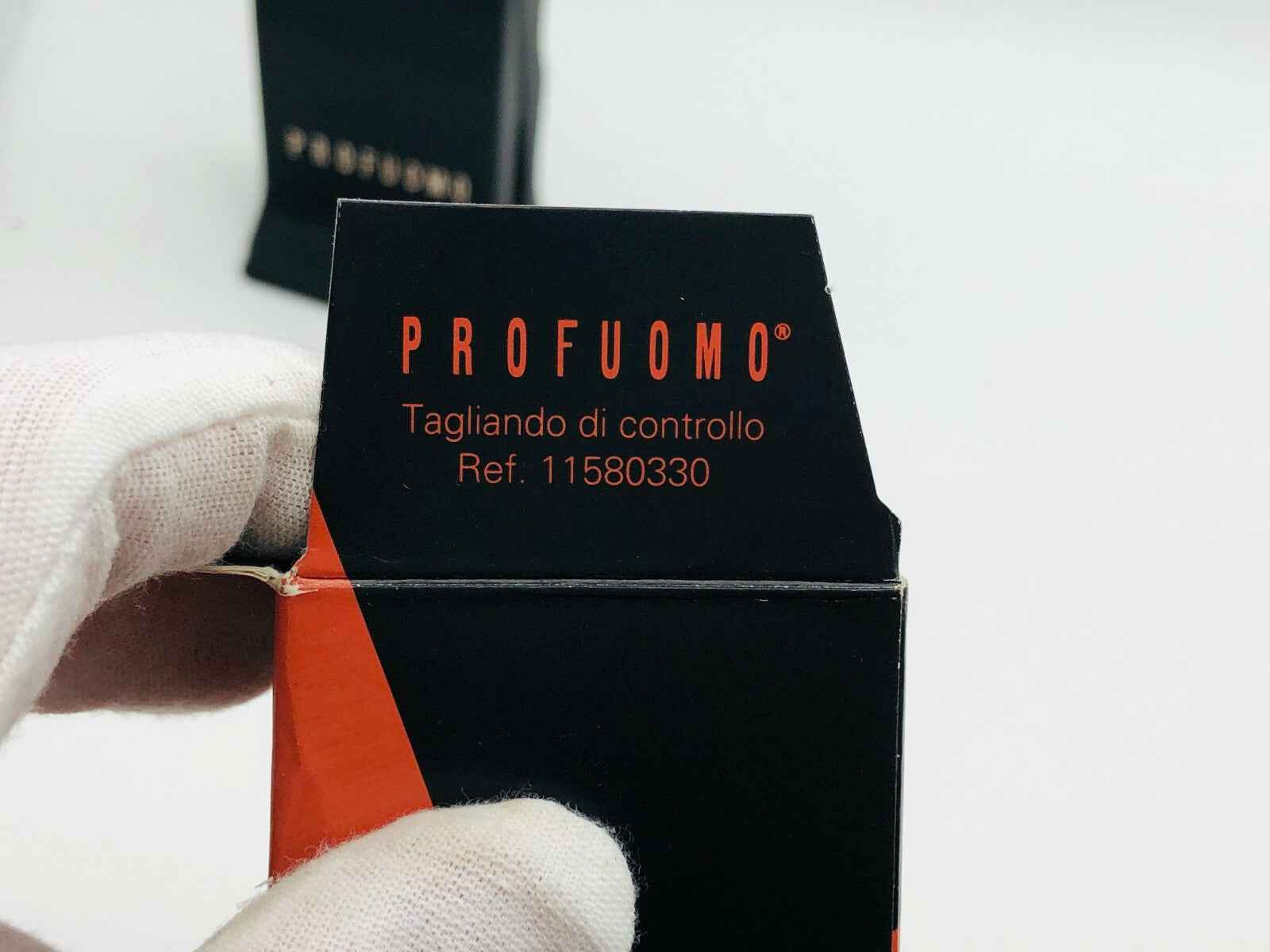 Confezione di controllo del profumo Johnny Lambs con dettagli sul taglio di controllo