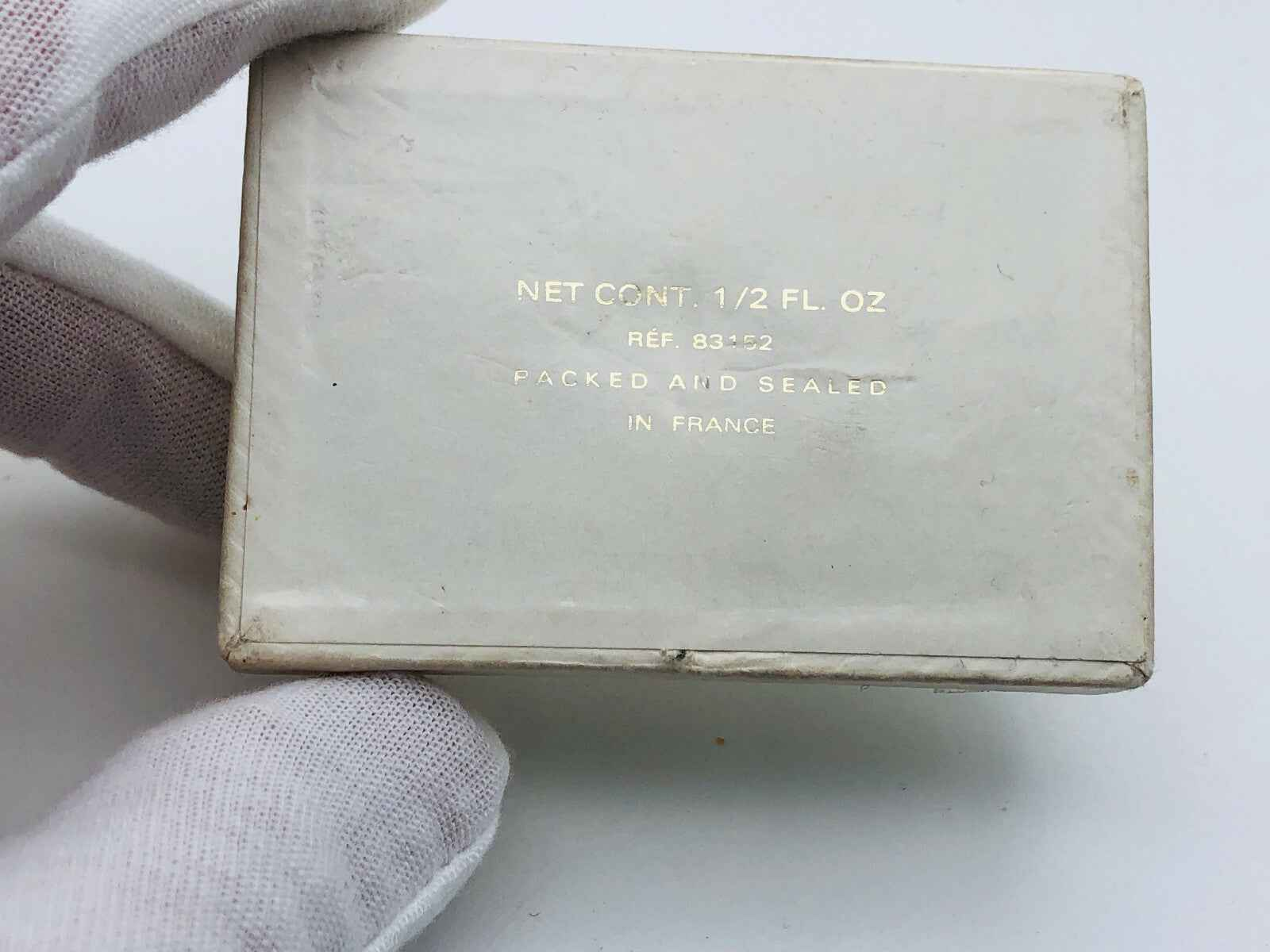 Confezione di profumo Justine Louis Feraud con etichetta dorata, 1/2 fl. oz, prodotta in Francia