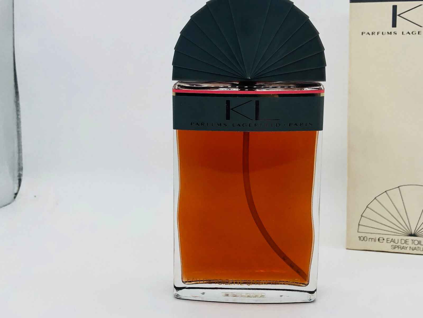 Profumo Karl Lagerfeld Donna Vintage in flacone elegante da 100 ml con aroma caldo e avvolgente