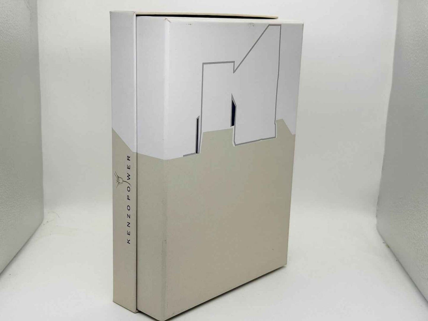 Scatola di profumo Kenzo Power Vintage con design elegante e moderno