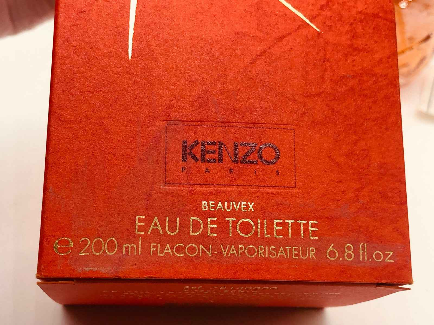 Scatola del profumo Kenzo Kashaya Eau de Toilette da 200 ml con design elegante e dettagli dorati