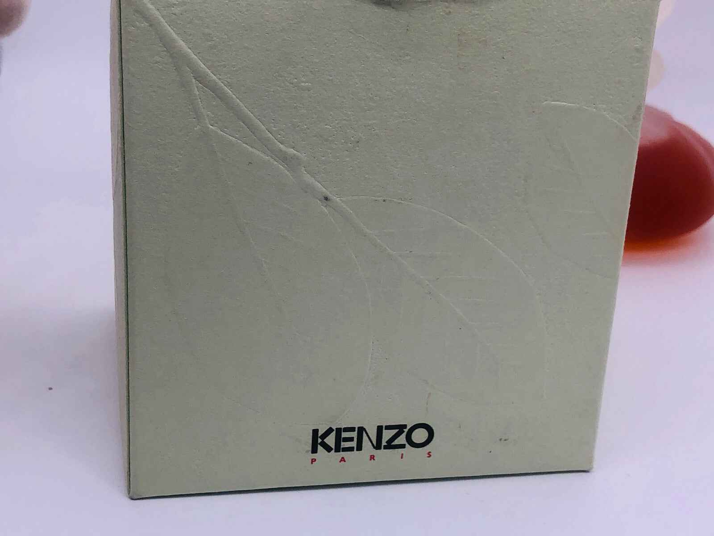 Involucro del profumo Kenzo By Kenzo Vintage con design elegante e logo distintivo KENZO PARIS