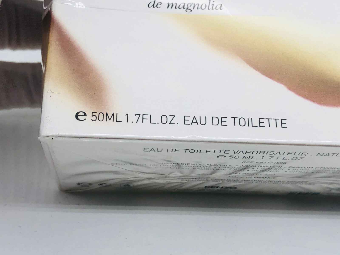 Scatola del profumo Kenzo Eau De Fleur da 50ml con design elegante e dettagli raffinati