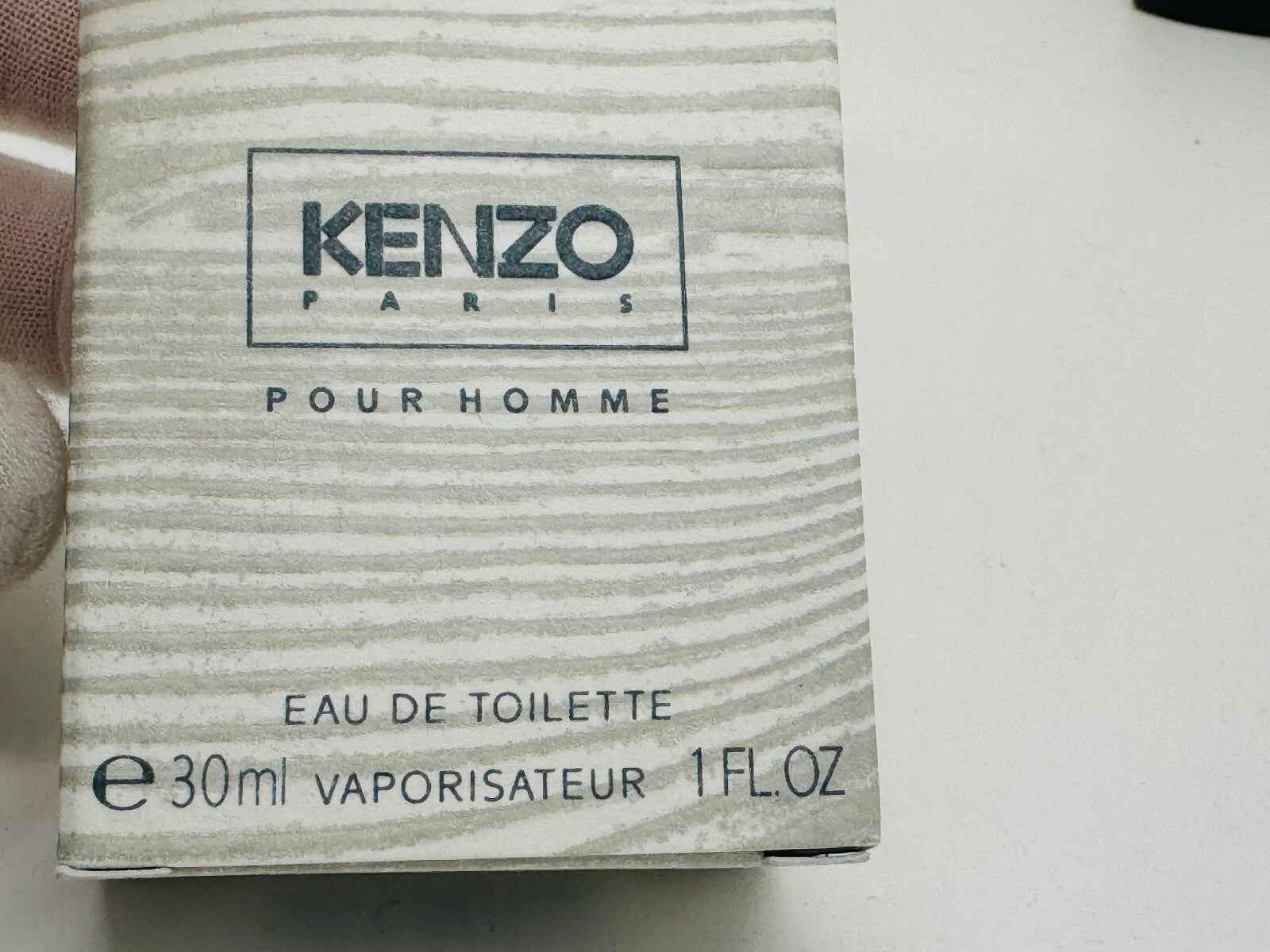 Scatola del profumo Kenzo Pour Homme Vintage, eau de toilette da 30 ml con vaporizzatore