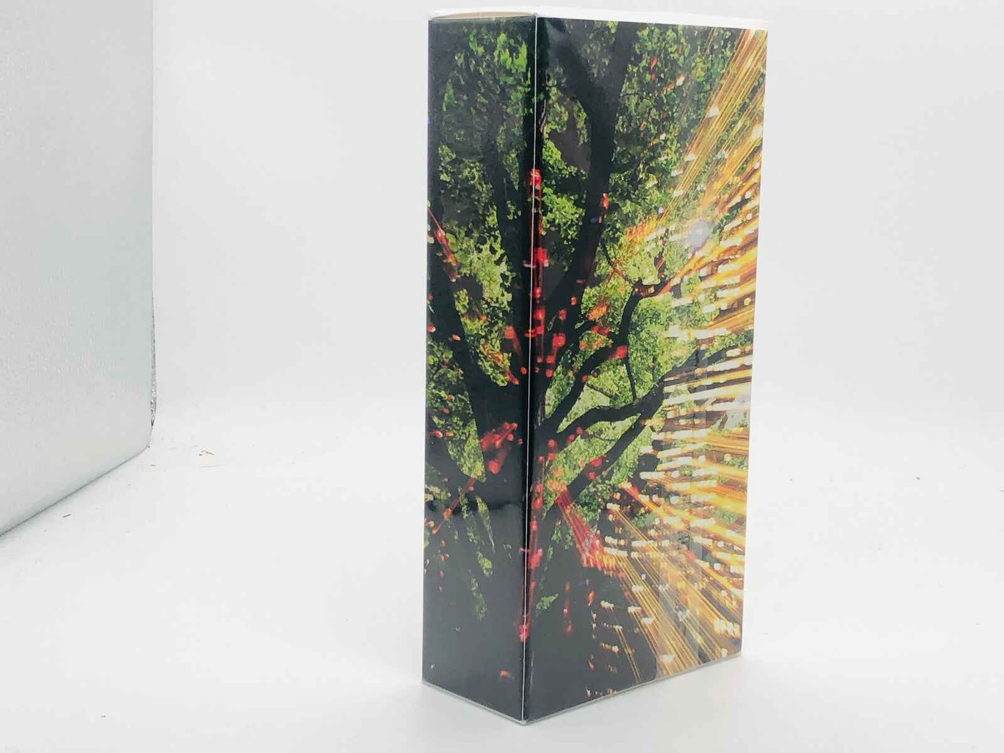 Confezione profumo Kenzo Tokyo Vintage con grafica vivace e design elegante