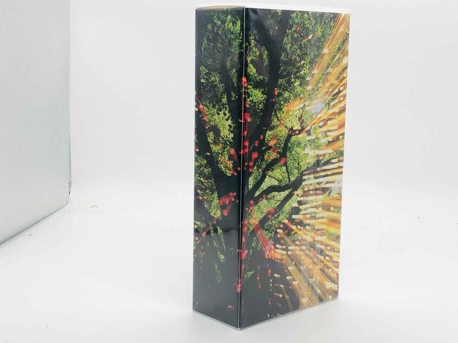 Confezione profumo Kenzo Tokyo Vintage con grafica vivace e design elegante