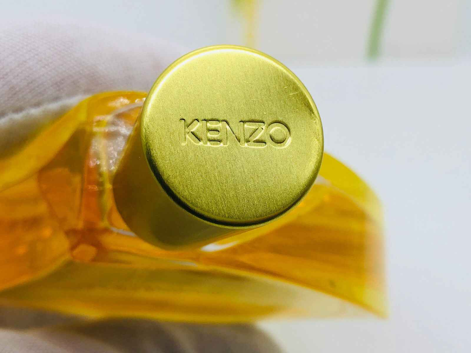 Tappo del profumo Summer By Kenzo Profumo Vintage con logo KENZO in oro brillante