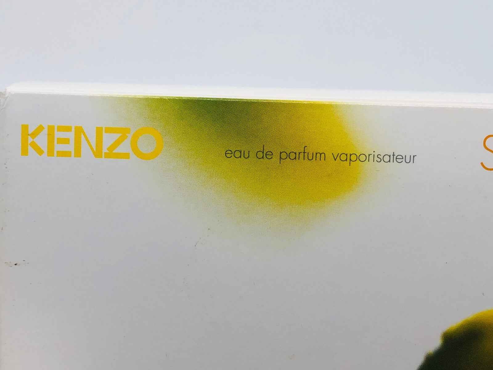Scatola di Summer By Kenzo Profumo Vintage con design elegante e colori freschi