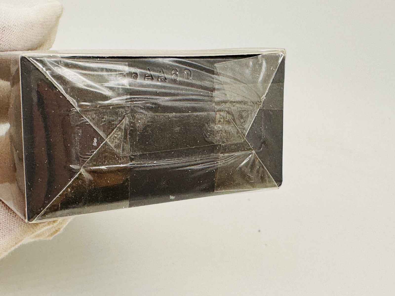 Confezione del profumo Kl Karl Lagerfeld Vintage con design elegante e moderno, pronta per essere aperta