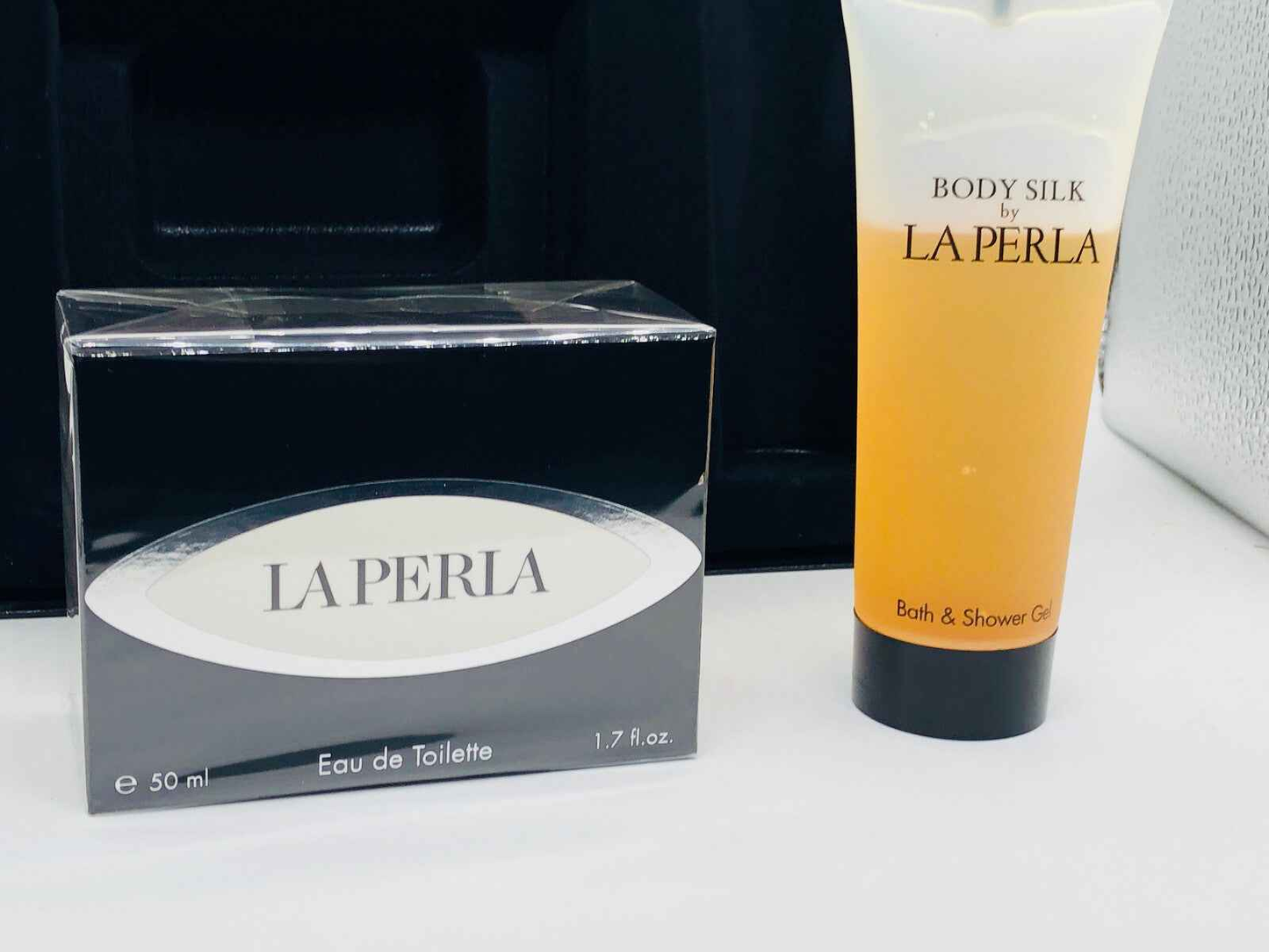 Set di prodotti La Perla Body Silk Vintage: profumo da 50 ml e gel doccia in confezione elegante