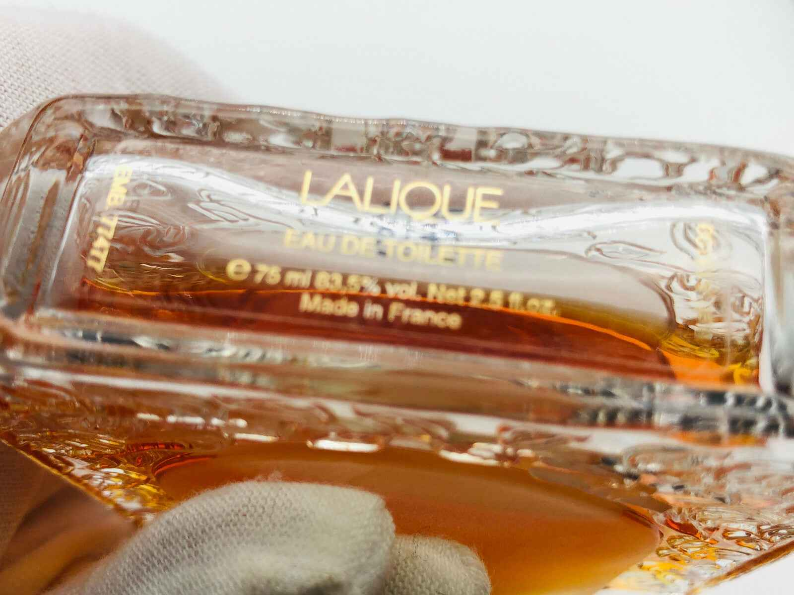 Bottiglia di Profumo Lalique Vintage, Eau de Toilette da 75 ml, con un design elegante e raffinato