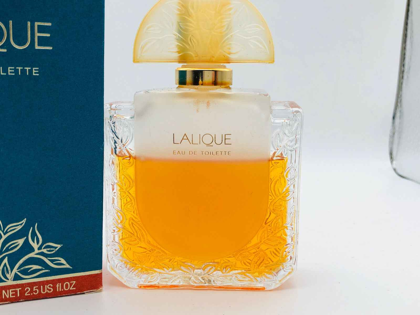 Profumo Lalique Vintage in flacone elegante con confezione blu da 75 ml