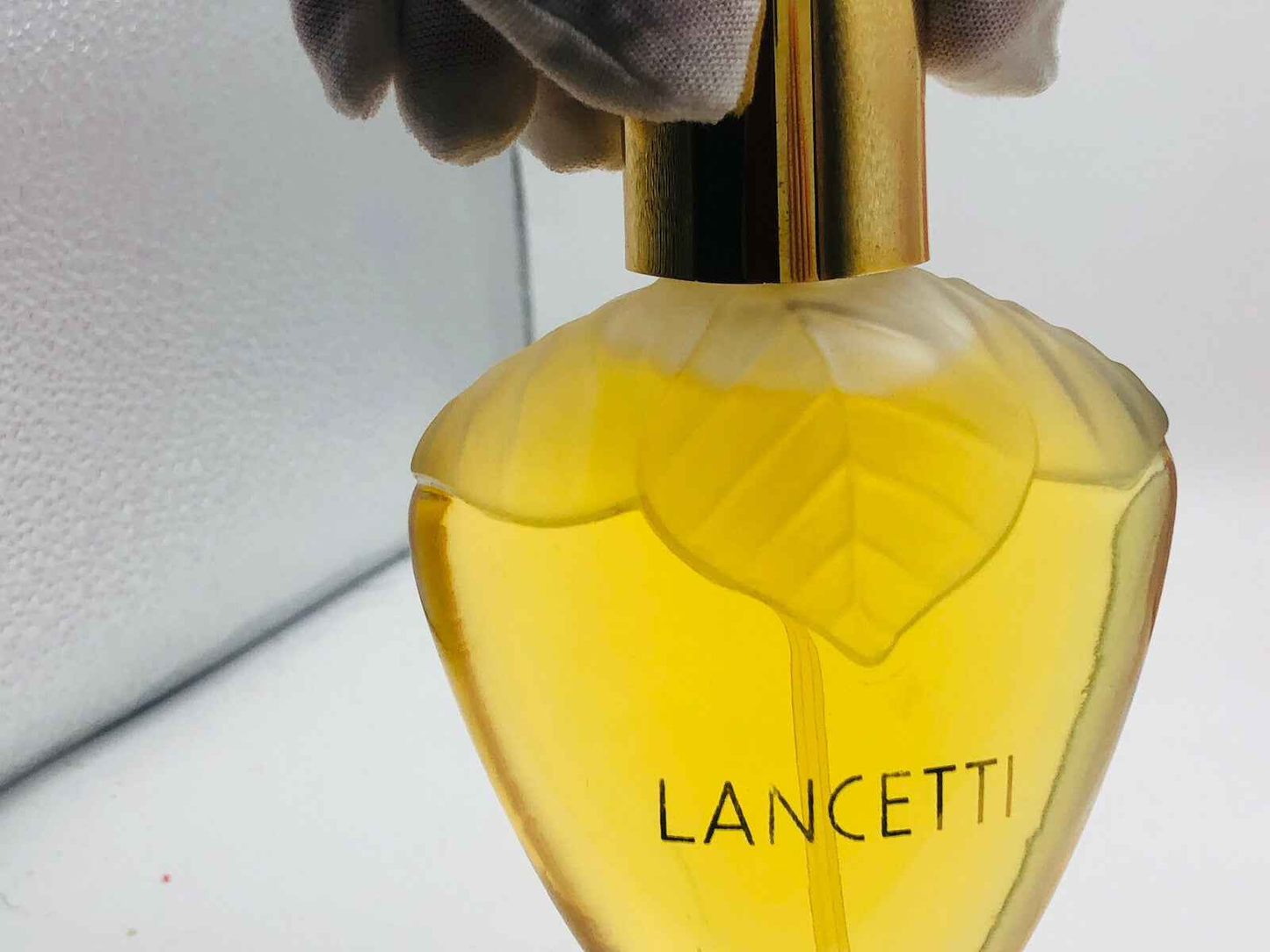 Flacone di profumo Lancetti Elle Vintage con design elegante e rifiniture dorate