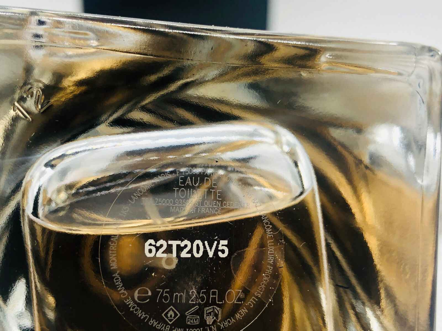 Bottiglia trasparente di profumo Hypnose Homme di Lancôme da 75ml con design elegante