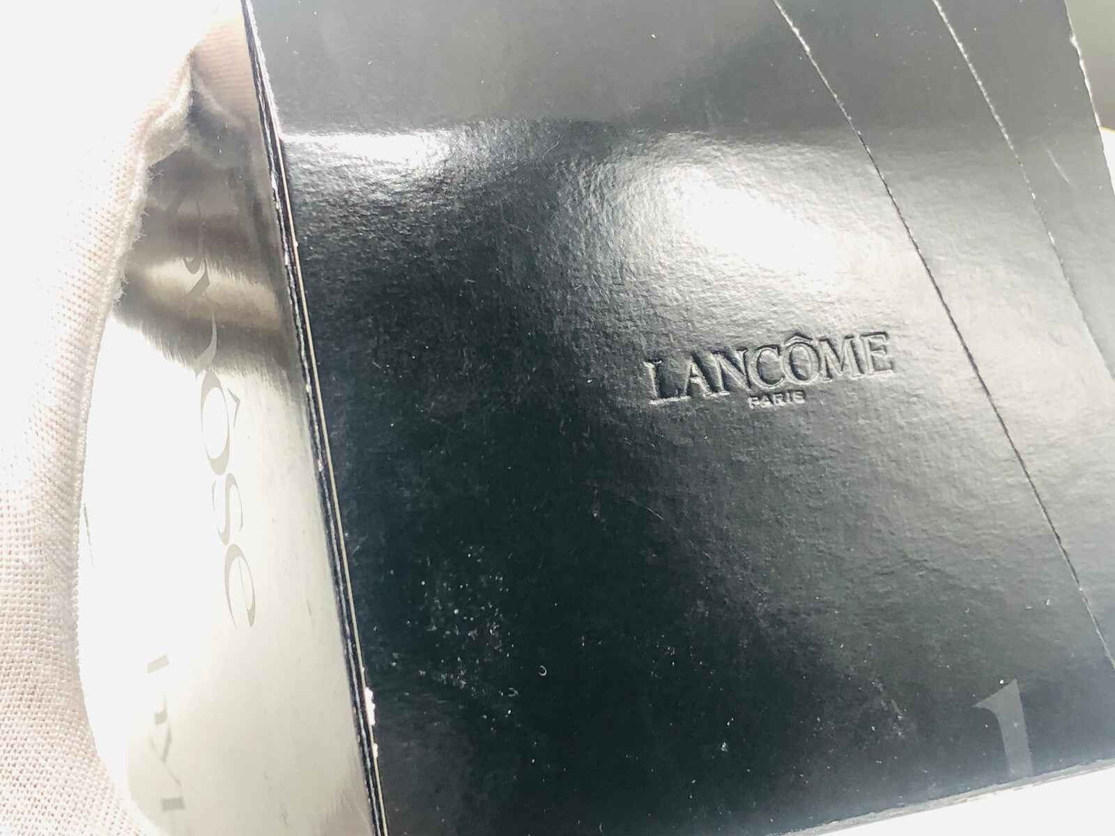 Scatola elegante di Lancôme per profumo Hypnose Homme con logo in rilievo