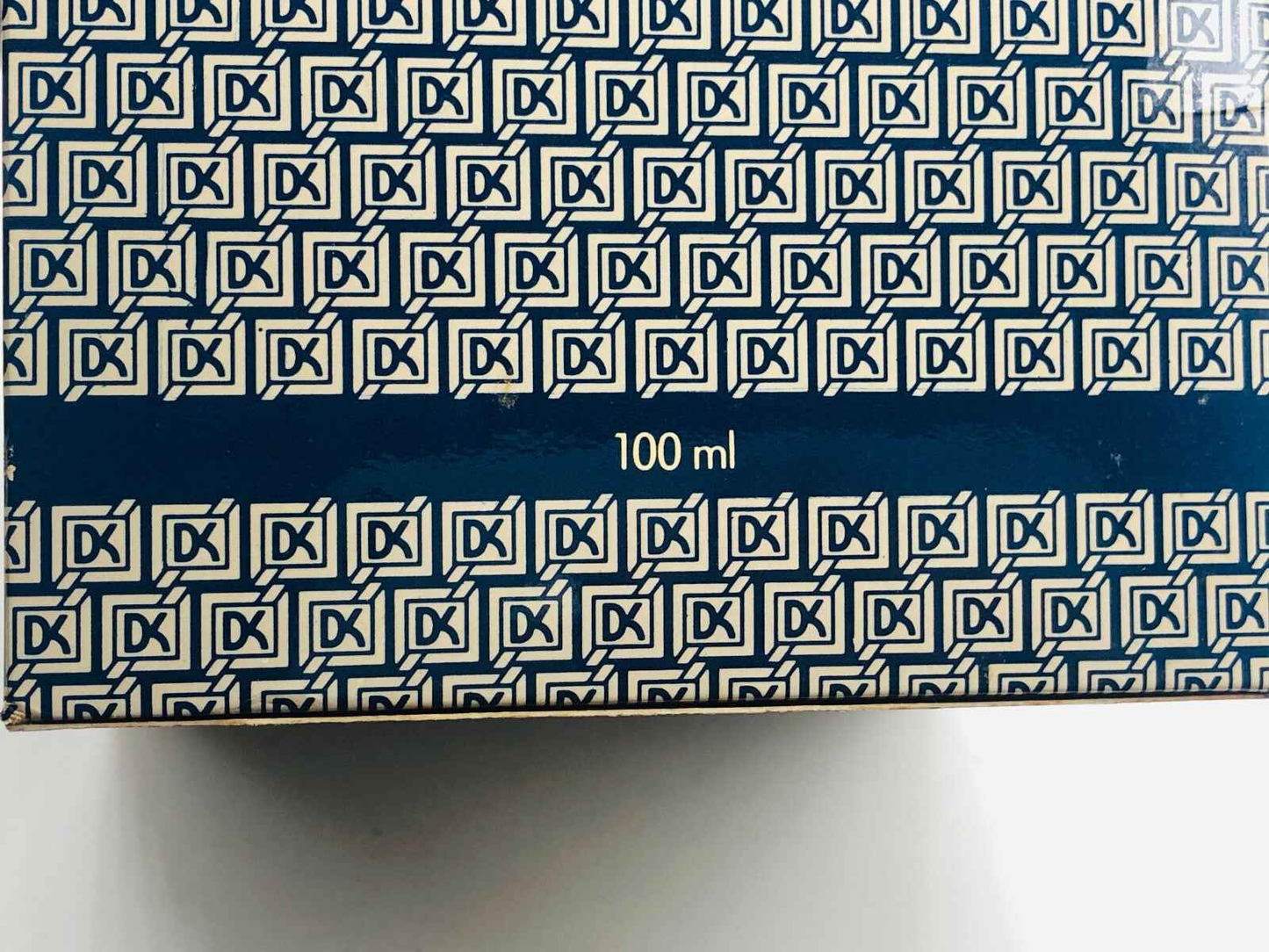 Scatola di 100 ml di Laroche Drakkar Barbier Edition con design distintivo per la cura della barba