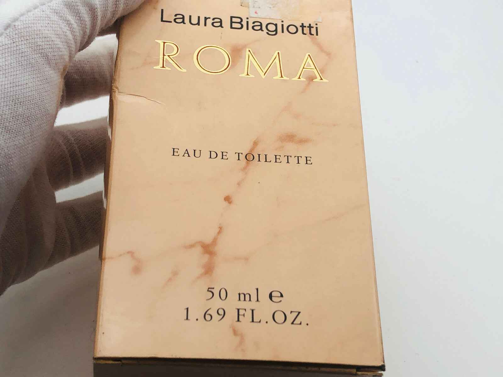 Scatola di profumo Laura Biagiotti Roma Vintage da 50 ml in elegante confezione dorata