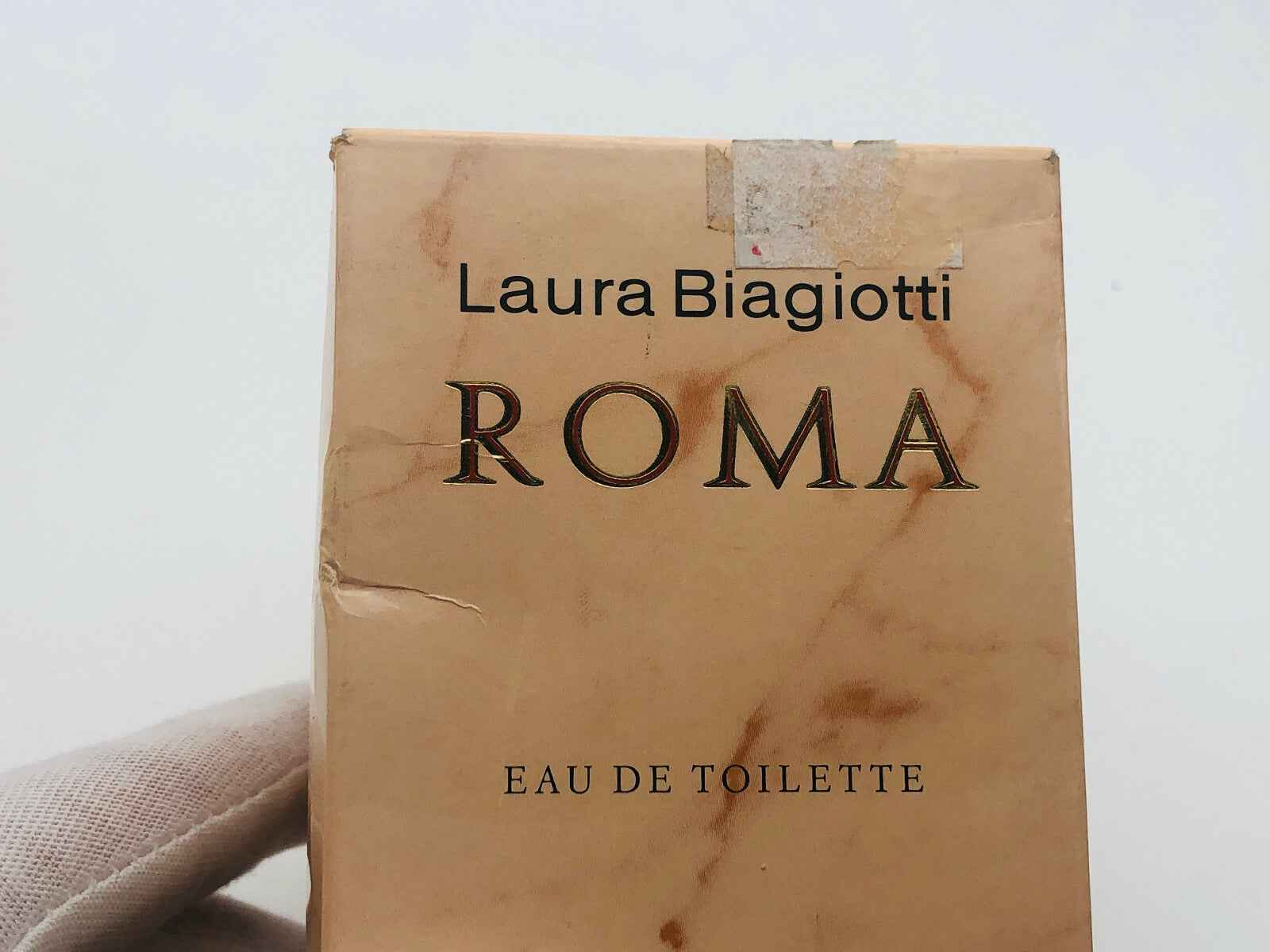 Scatola di profumo Laura Biagiotti Roma Vintage Eau de Toilette con design elegante e classico