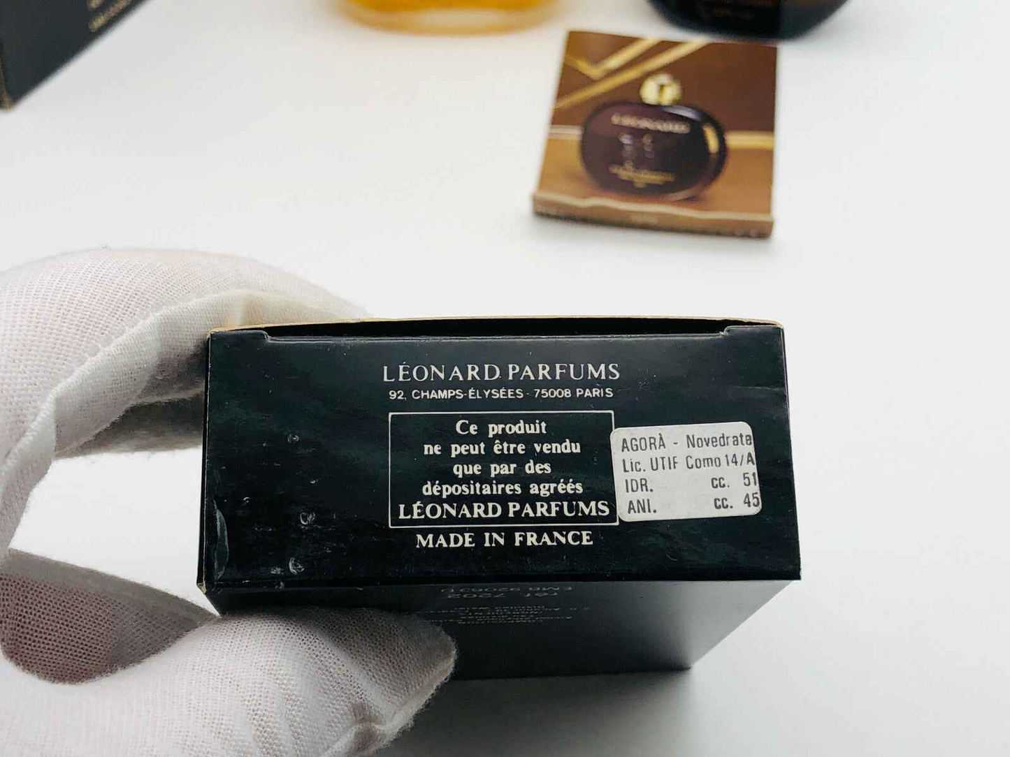 Scatola del profumo Leonard Pour Homme con dettagli del produttore e indicazioni di origine francese