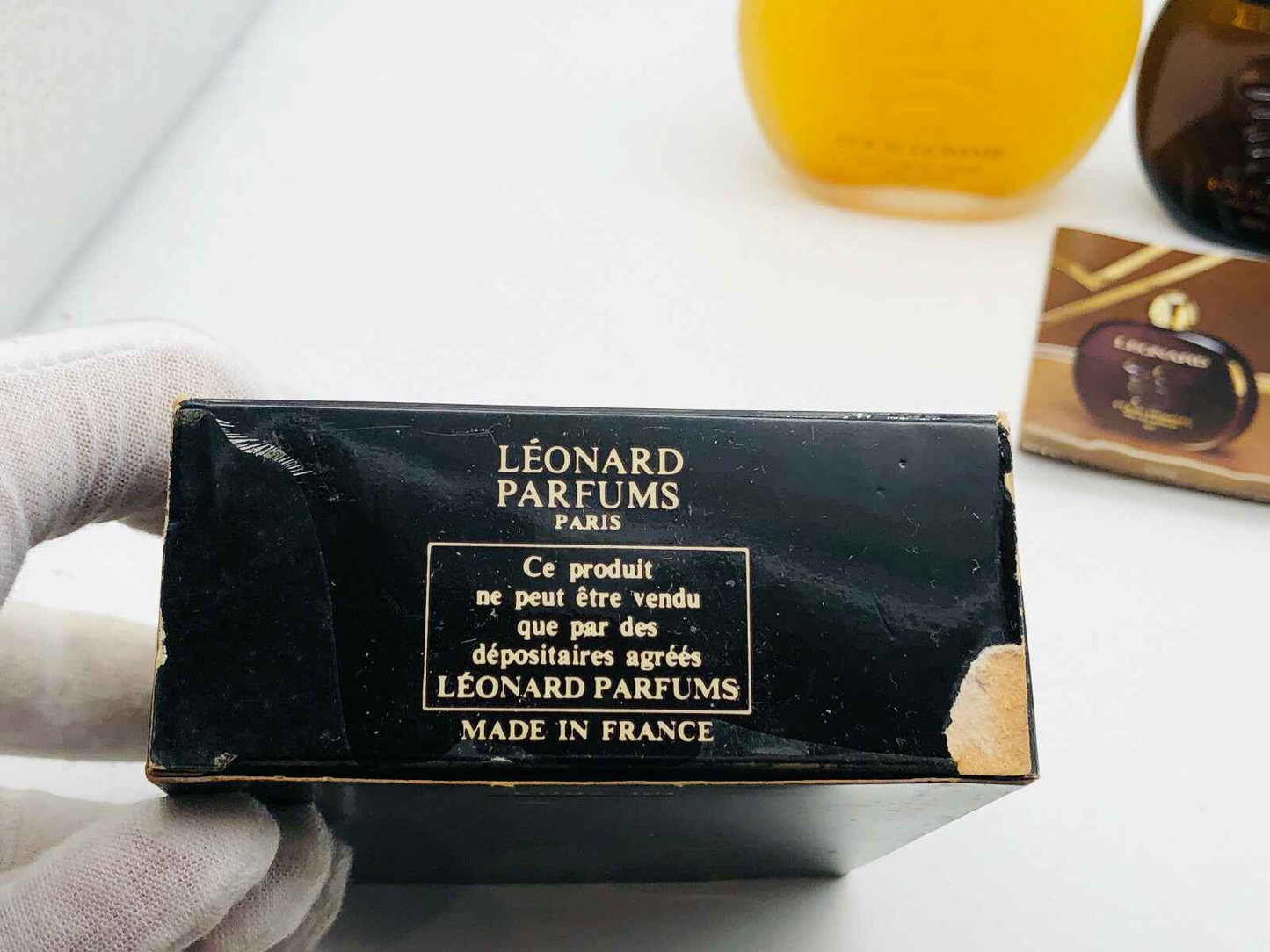 Scatola del profumo Leonard Pour Homme con logo Léonard Parfums e indicazioni di origine francese