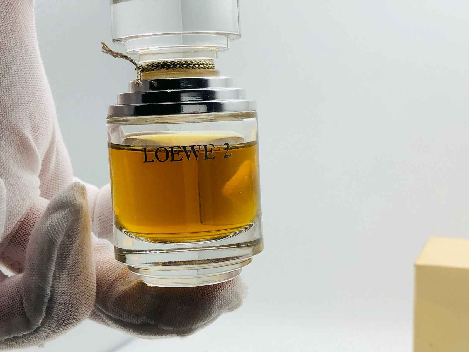 Flacone di Profumo Loewe 2 Vintage con design elegante e aroma distintivo