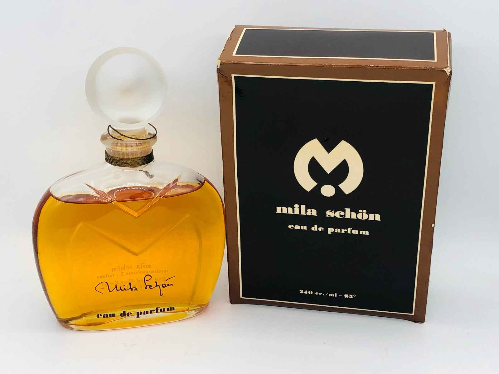 Profumo Mila Schon Vintage in flacone elegante con tappi in vetro, confezione classica in scatola